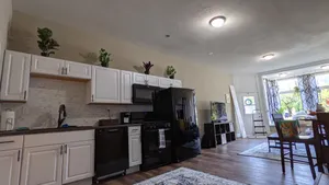 Image of Unique, Pet Friendly Re-model near SAU & Downtown