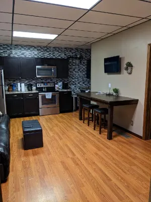 Image of Ground floor 3 room Brownstone apartment by I-35.