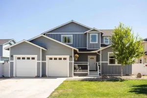 Image of Spacious, family getaway full of entertainment!