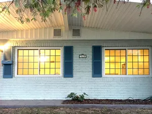 Image of Spacious & Sunny, Beach Cottage - Walk to Beach