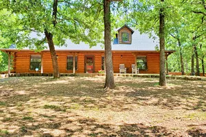 Image of Spacious cabin  in rural area close to Turner Falls and Chickasaw National Park