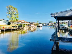 Image of 4 beds, Dock, 10 mins to Beach & Space Center