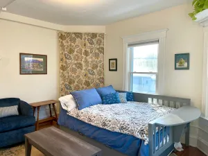 Image of Sunny, 1 bedroom studio, walk to downtown.