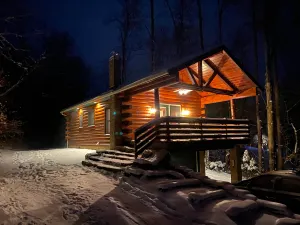 Image of Lake-Top Cabin, Cozy & Romantic Getaway