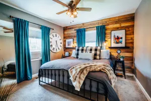 Image of Chic and comfortable downtown home. Many extras!