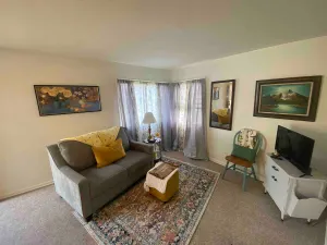 Image of The Honey Bee Airbnb! Lovely 1-bed in Wilmington