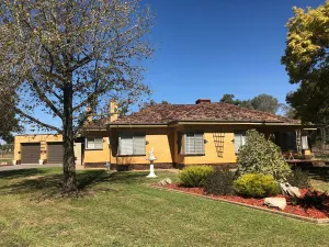 Image of The Cream Brick House