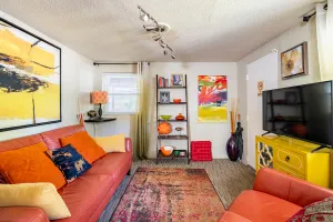 Image of Cozy Treetop Hideaway