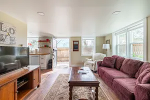 Image of State Street Cottage, 1 BR Apartment