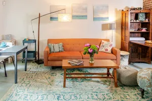 Image of Private carriage house, kitchen, pets, backyard!