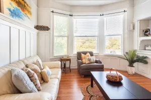 Image of Misha’s Rare 3brm. Steps from Hospital