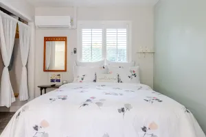 Image of Lazy Private Cottage