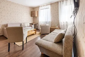 Image of Quiet apartment with green view in urban location