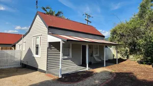Image of 'Pickett's Cottage' - Circa 1868 - Oldest in Knox!