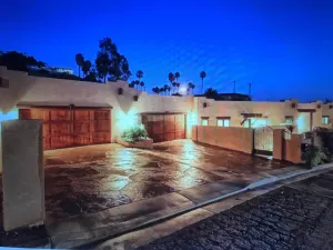 Image of \"Santa Fe style at the Beach\"