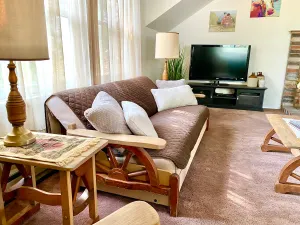 Image of Country Guest House - Heart of Lake County