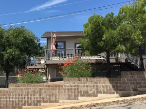 Image of Historic Downtown Globe Charmer