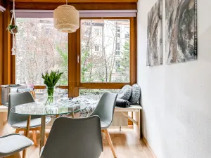 Image of Studio near Altstadt /w Workspace, Feng-Shui & Art