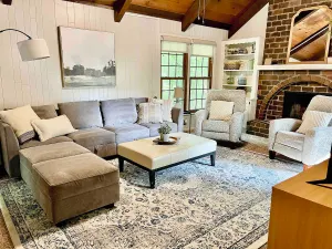 Image of Secluded, updated 4BR, kid friendly, 5 min from restaurants