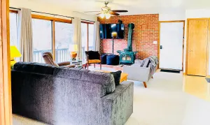 Image of Comfy Cottage: Family Friendly, Sleeps 4