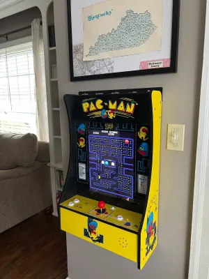 Image of A Llamaste Mins from Paducah D’town-KING SIZE BED