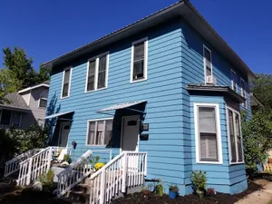 Image of 🏔MOUNTAIN CHARM - 2 BDR Apt KITCHEN Downtown GWS