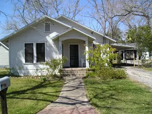 Image of The Barta bungalow in Shiner