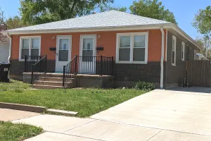 Image of Clean, cozy 1 bedroom. Close to downtown. #124col