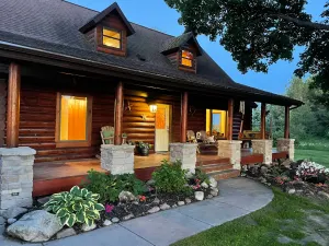 Image of Country Living Custom Built Log Home with Hot Tub and Sauna