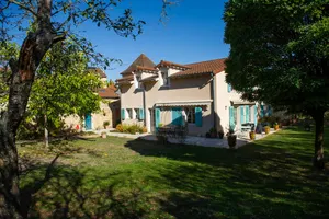 Image of Charming house with garden – Cluny Downtown