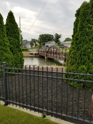 Image of Downtown Lawrenceburg 2.5 bedrooms, walkin shwr.