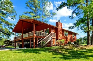 Image of Lakefront-Pool-Grill-Firepit-BB Hoop-RO Water syst