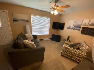 Image of King Bed 2 Room Getaway in Downtown Hartsburg