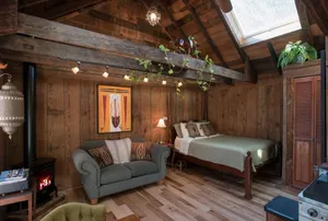 Image of Magic Barn, Walk Score 93!