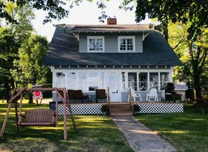 Image of Classic Lk Le Homme Dieu Cottage! Level sand beach!