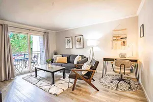 Image of Condo with king bed, walk to Microsoft & park