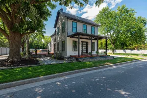 Image of 4bed/4.5bath Lux Farmhouse/Pool/Gym/5 min from SU