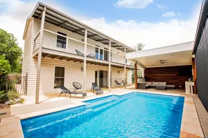 Image of 4BR * 2 BA * Sleeps 10 * Pool * Close to Town & Boat Ramp