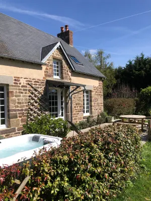 Image of Le Giré cottage with private spa 10 minutes from the sea