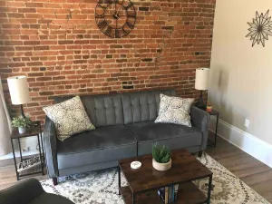 Image of Heart of downtown, charming Marshall studio