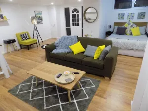 Image of Robyns Retreat Self contained tastefully presented