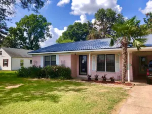 Image of Pink on the Creek Guest House