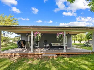 Image of Spacious 3BR w/deck + coffee bar