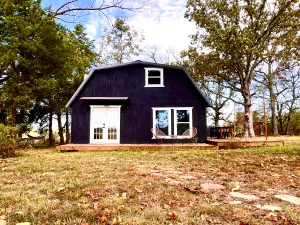 Image of Lillian’s blackberry cabin