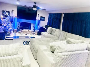 Image of Grand 3 Bedroom Home w/Outdoor Spa/Massage Chair