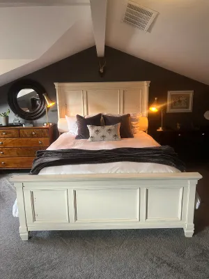 Image of Stylish Separate Loft/Cottage Walk to Redwood City