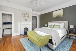 Image of Luxury 1 Bed Downtown Columbia Upstairs