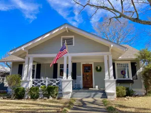 Image of Boxwood Inn | Walk to Downtown, Great Porch & Deck