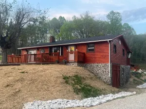 Image of Flora’s Cozy Cabin: Mountain Views & Hot Tub