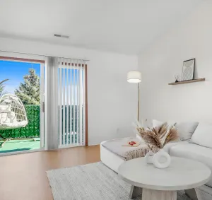 Image of Luxury Condo | King Bed | 2BR 2BA | Great Location